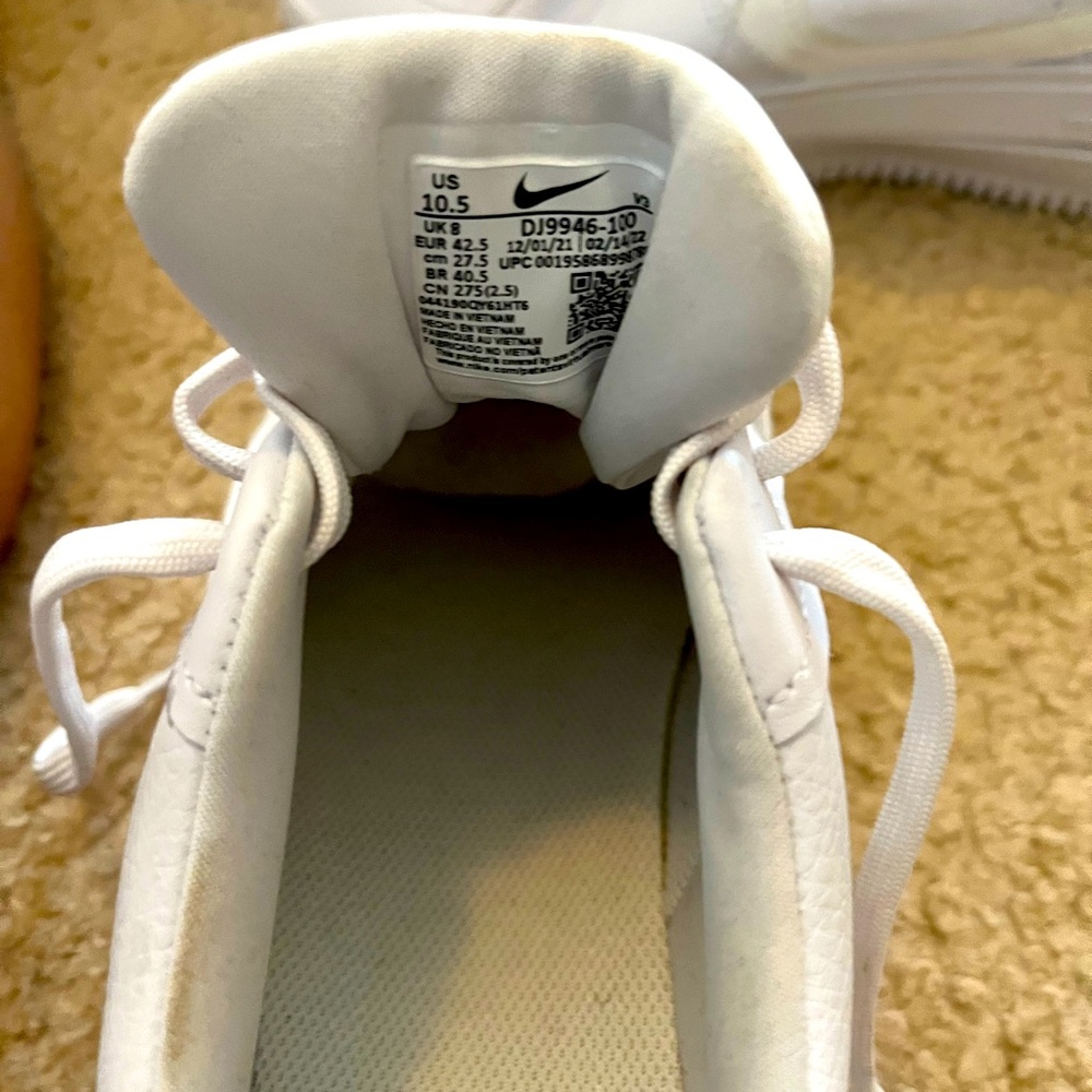 Womens Nike Air Force 1. White 10.5